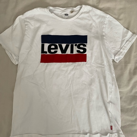 Levi’s Tshirt - Picture 1 of 3